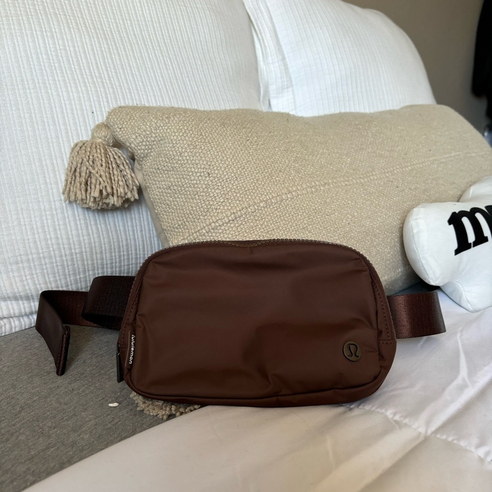 Lululemon Everywhere Belt Bag